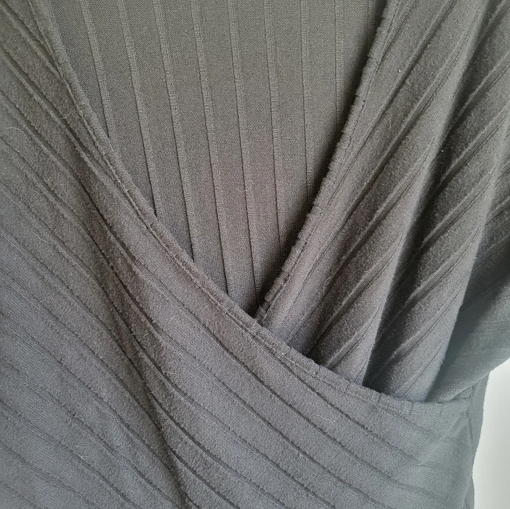 SHEIN black ribbed faux wrap sweater - Picture 4 of 4